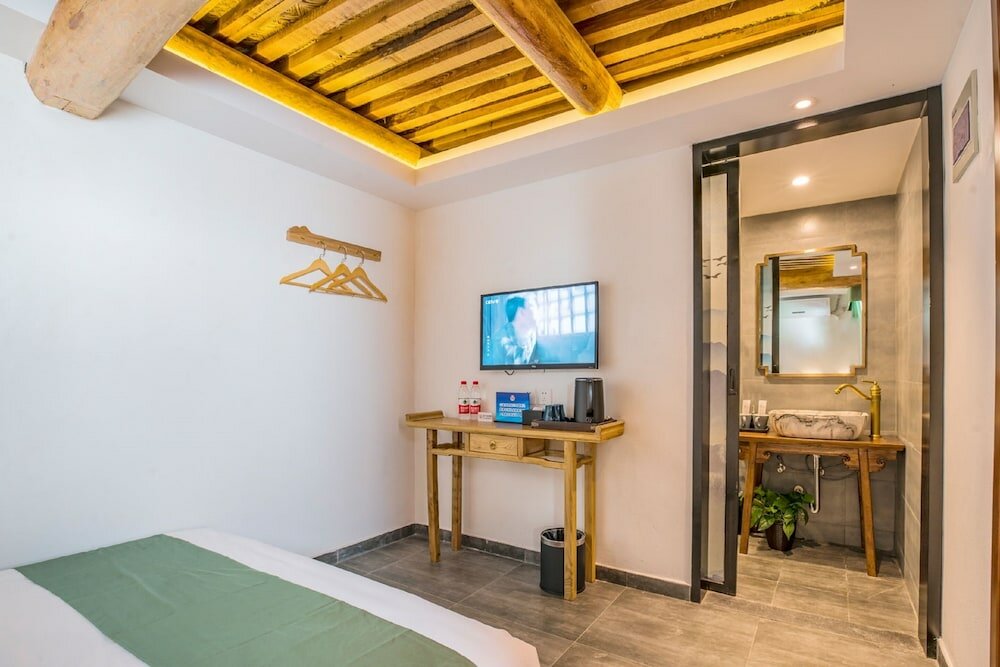 Фото Guipu Courtyard Hotel