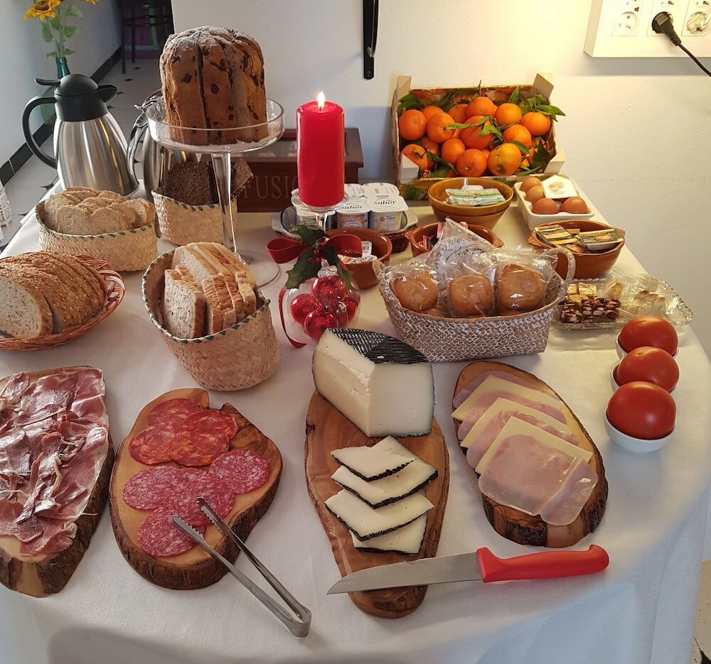 Фото Hostal Ca'n Tiu