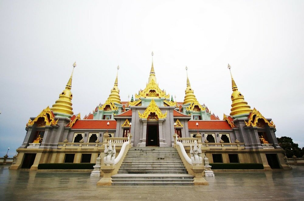 Фото отеля 2