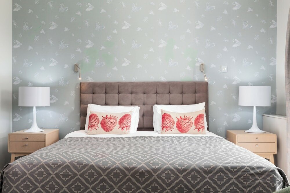 Фото Coulsdon Manor Hotel and Golf Club