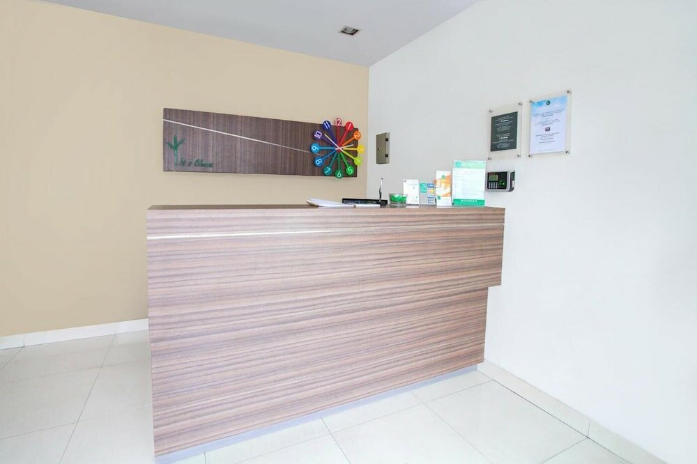 Фото LeGreen Suite Gatot Subroto