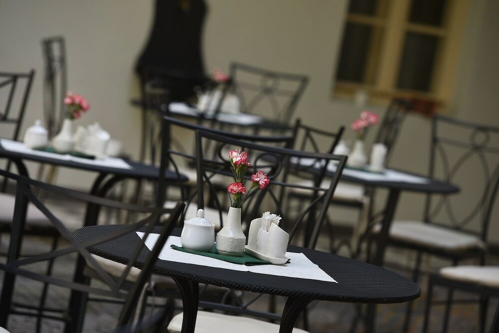 Фото Hotel At the White Lily