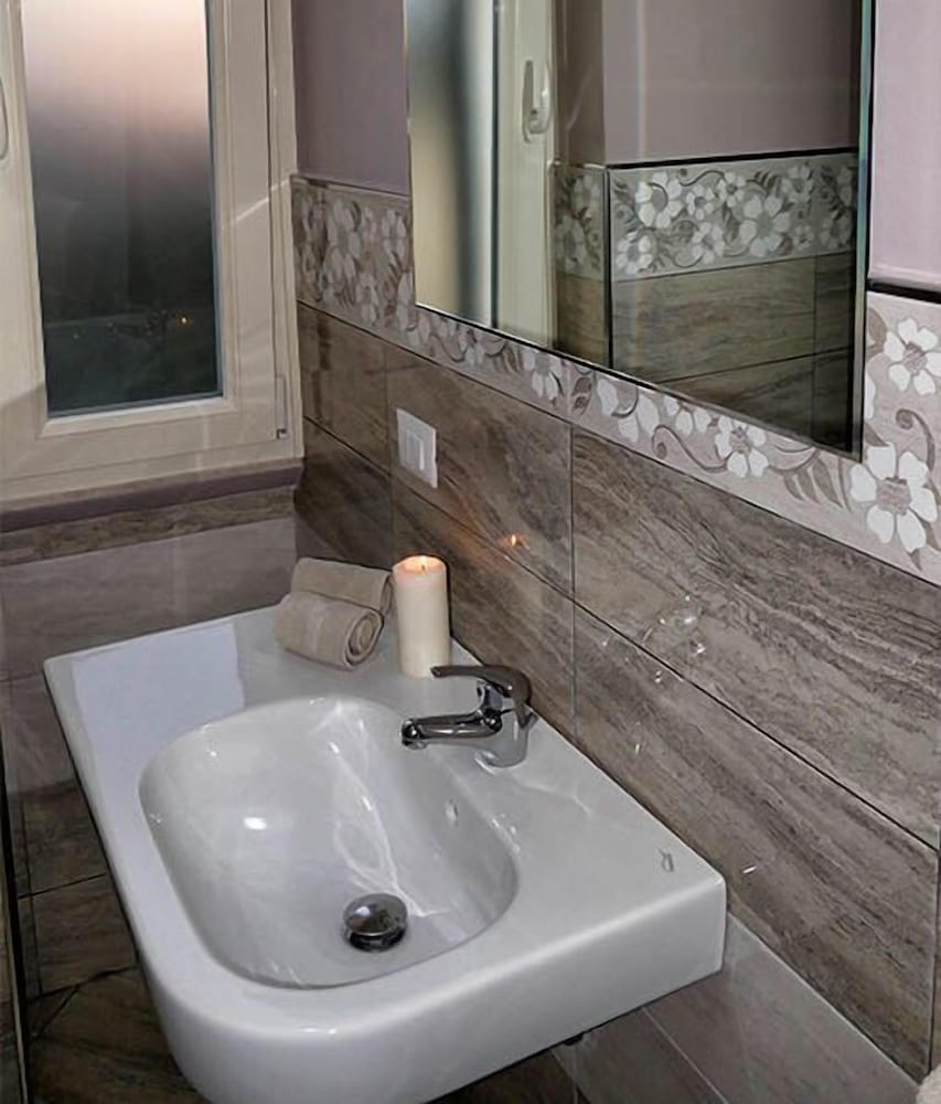 Фото Cairoli Exclusive Rooms & Suite