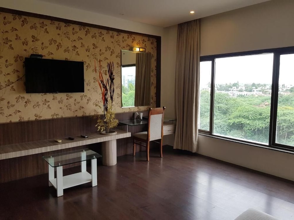 Фото Hotel Udayanraje Palace