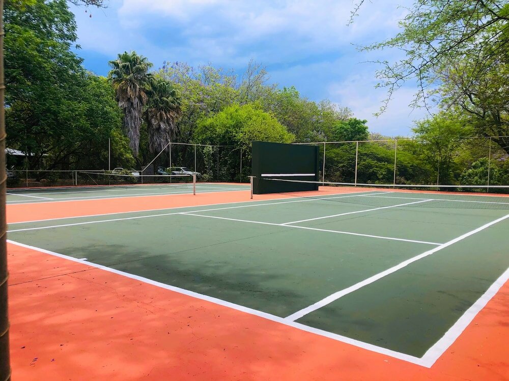 Фото Shangri-La Country Hotel