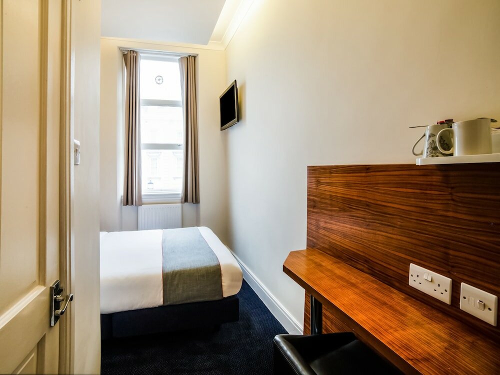 Фото The Park Hotel