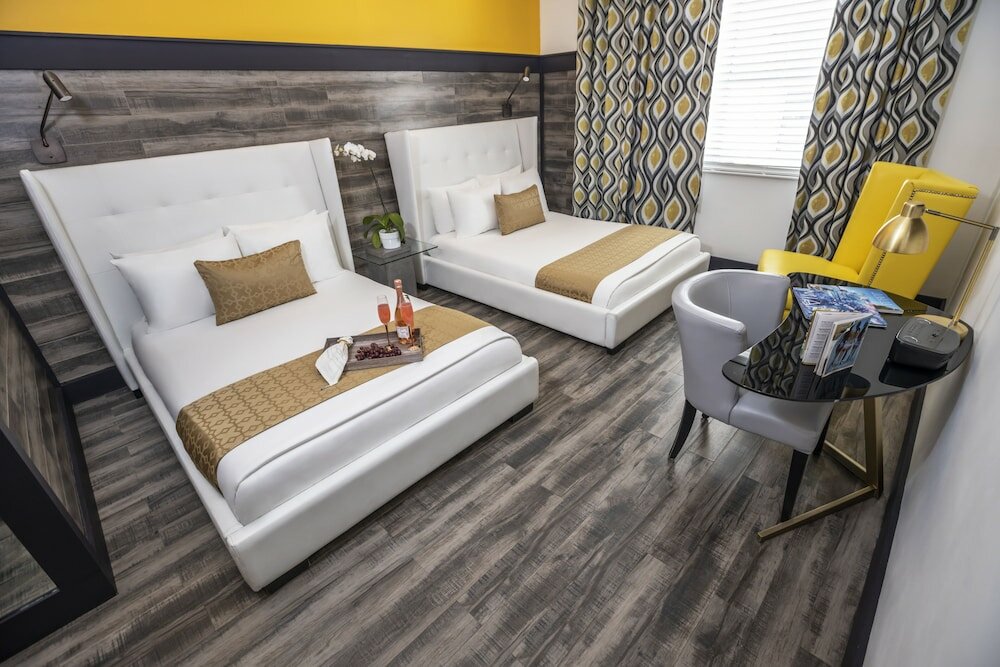 Фото Catalina Hotel & Beach Club