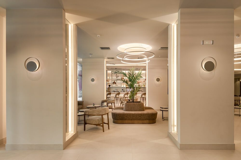 Фото Holiday Inn Thessaloniki Hotel