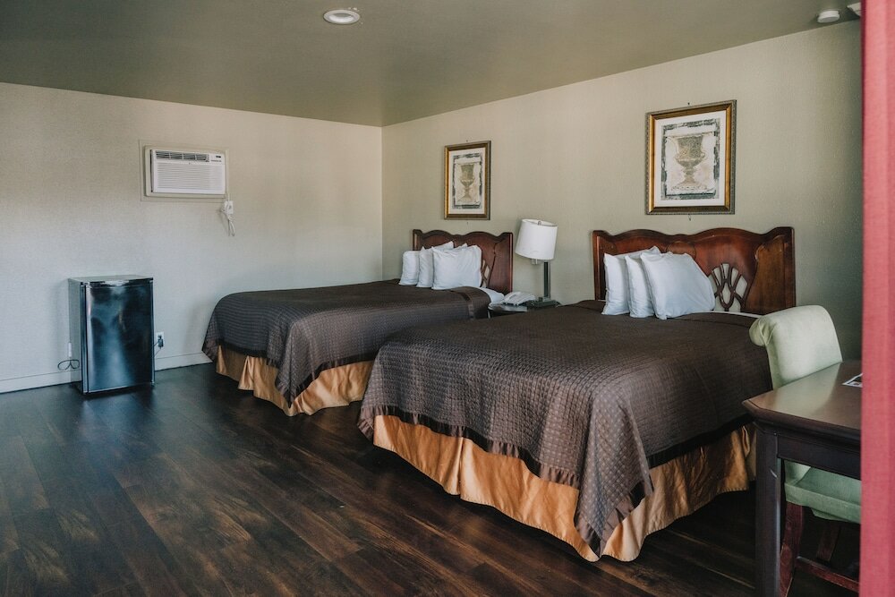 Фото La Hacienda Motel