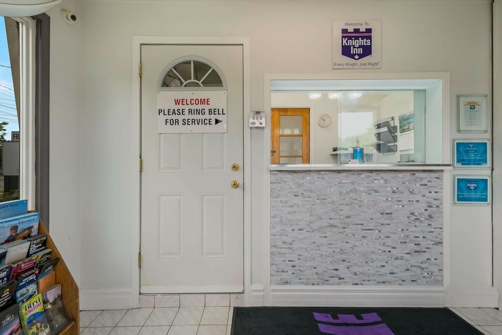 Фото Knights Inn Burlington, On