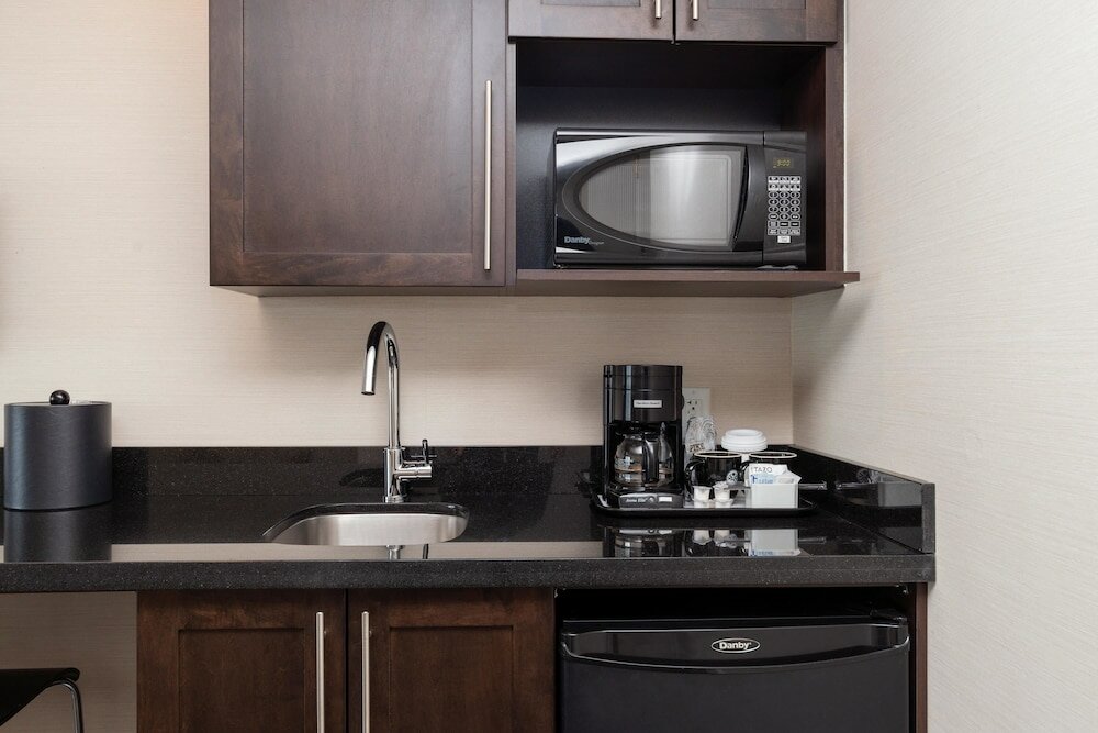 Фото Sandman Signature Vancouver Airport Hotel & Resort