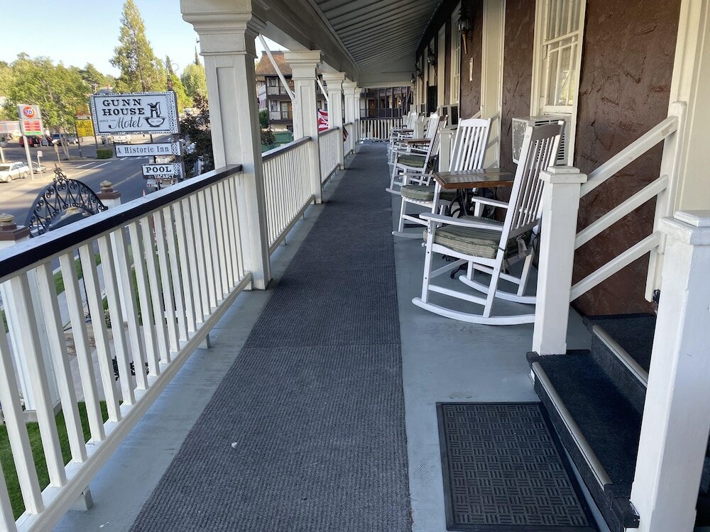 Фото Gunn House Hotel