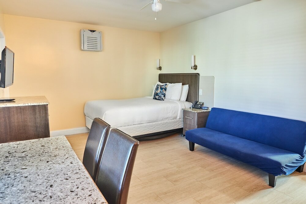 Фото Caribbean Resort Suites