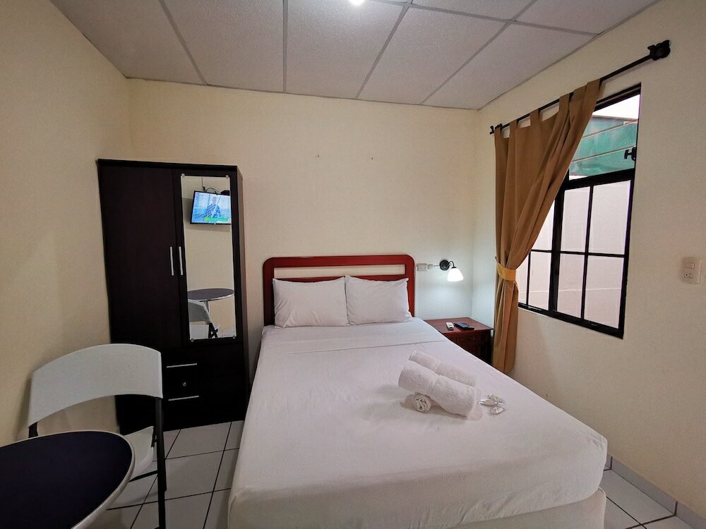 Фото Hotel Armonía Hostal