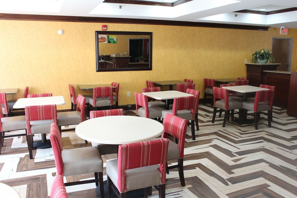 Фото Quality Suites Nyc Gateway