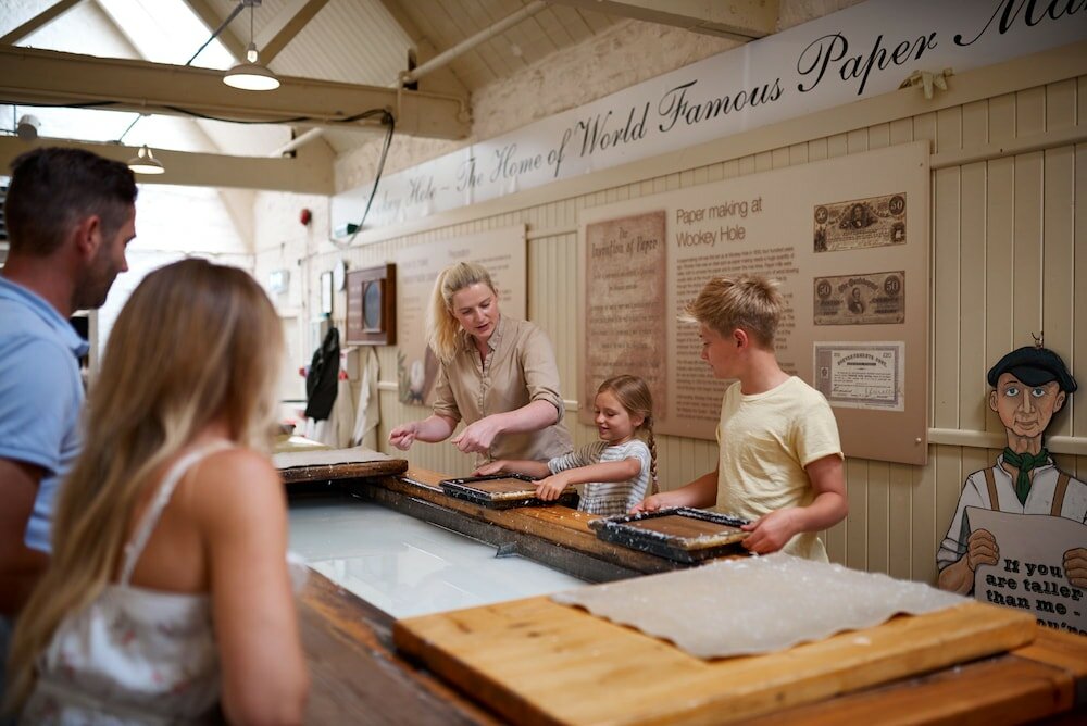 Фото Wookey Hole Hotel