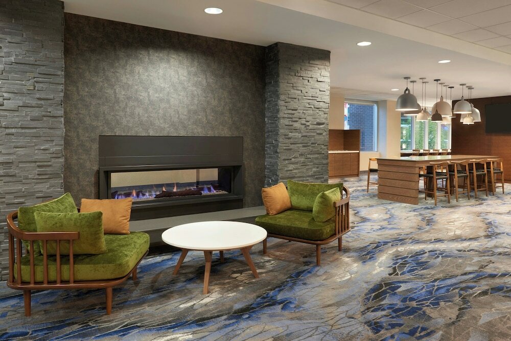 Фото Fairfield Inn & Suites by Marriott Calgary Downtown