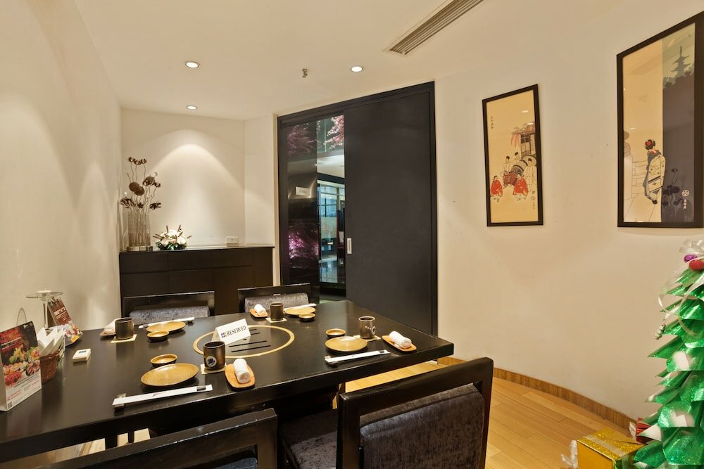 Фото Lake Side Hotel