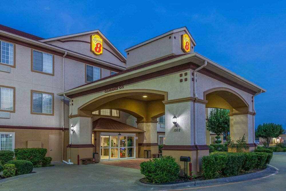 Фото Super 8 by Wyndham Hillsboro Tx