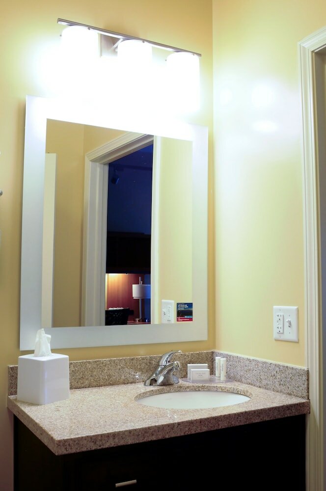 Фото TownePlace Suites Redding