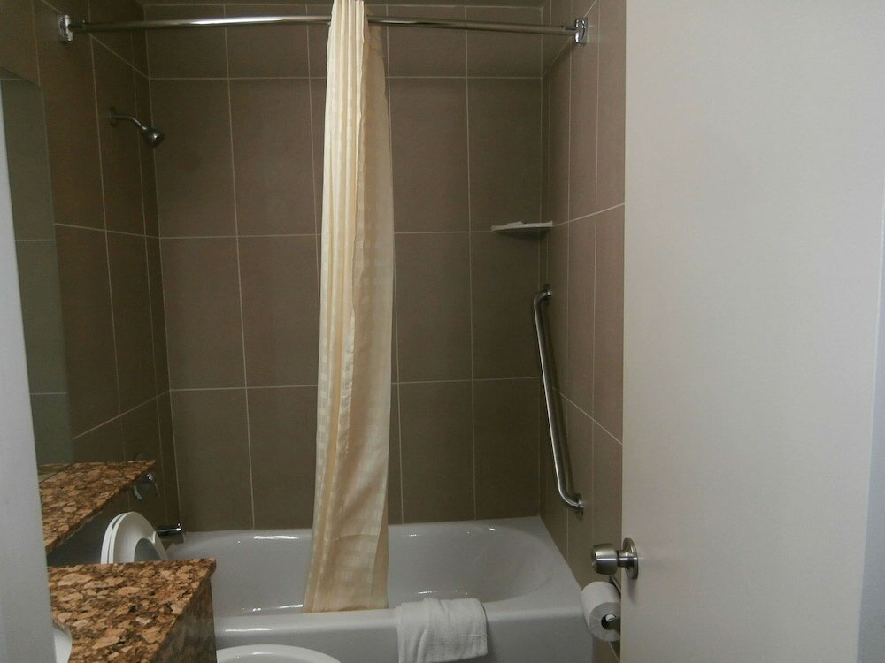 Фото Americas Best Inn and Suites Fort Lauderdale North