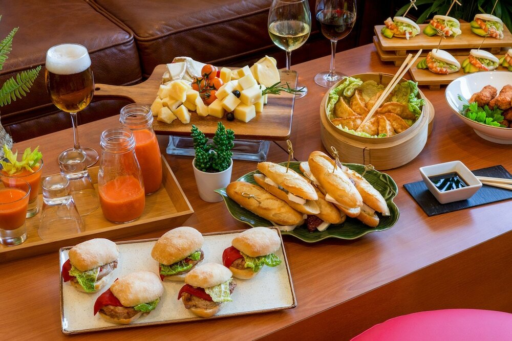 Фото Hotel Santiago Plaza Affiliated by Meliá