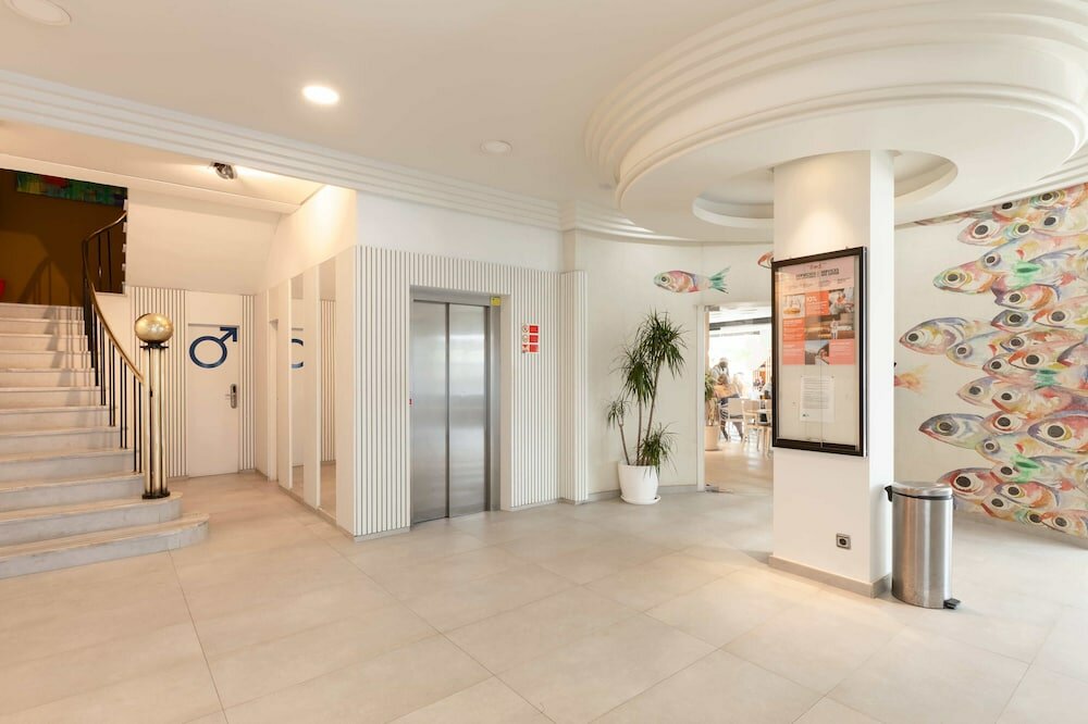 Фото The Red Hotel by Ibiza Feeling 