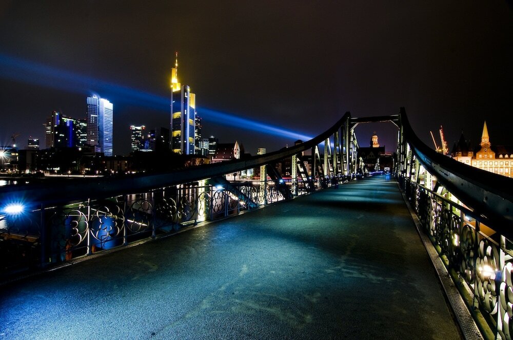 Фото Holiday Inn Express Frankfurt Messe