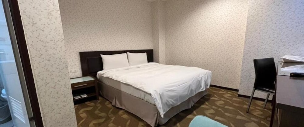 Фото Tainan First Hotel - Hostel