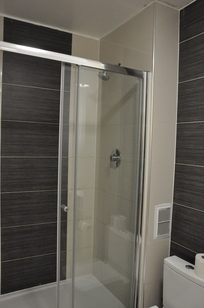 Фото Ascot Hyde Park Hotel