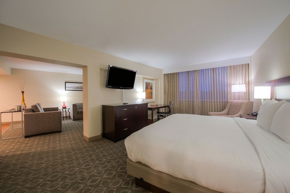Фото DoubleTree by Hilton Atlanta - Emory Area