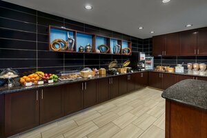 Гостиница SpringHill Suites Manchester-Boston Regional Airport