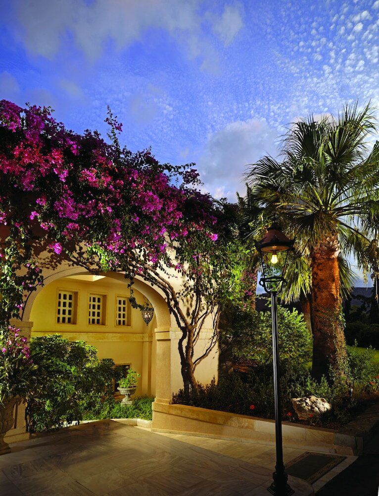 Фото Out Of The Blue Resort & SPA