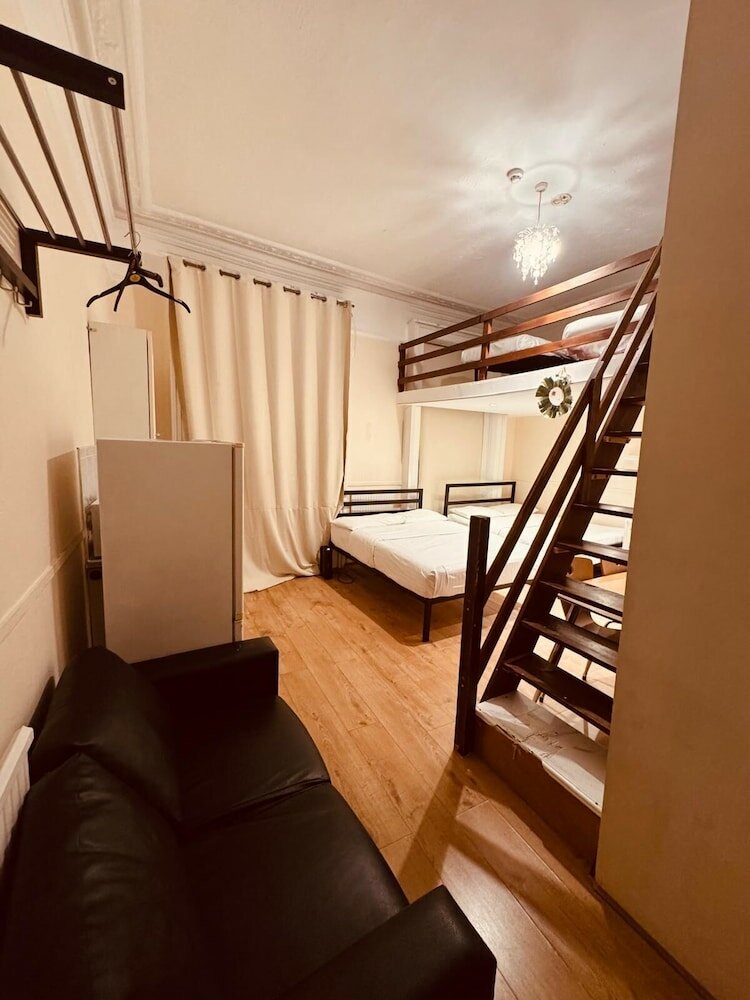 Фото Anwar House