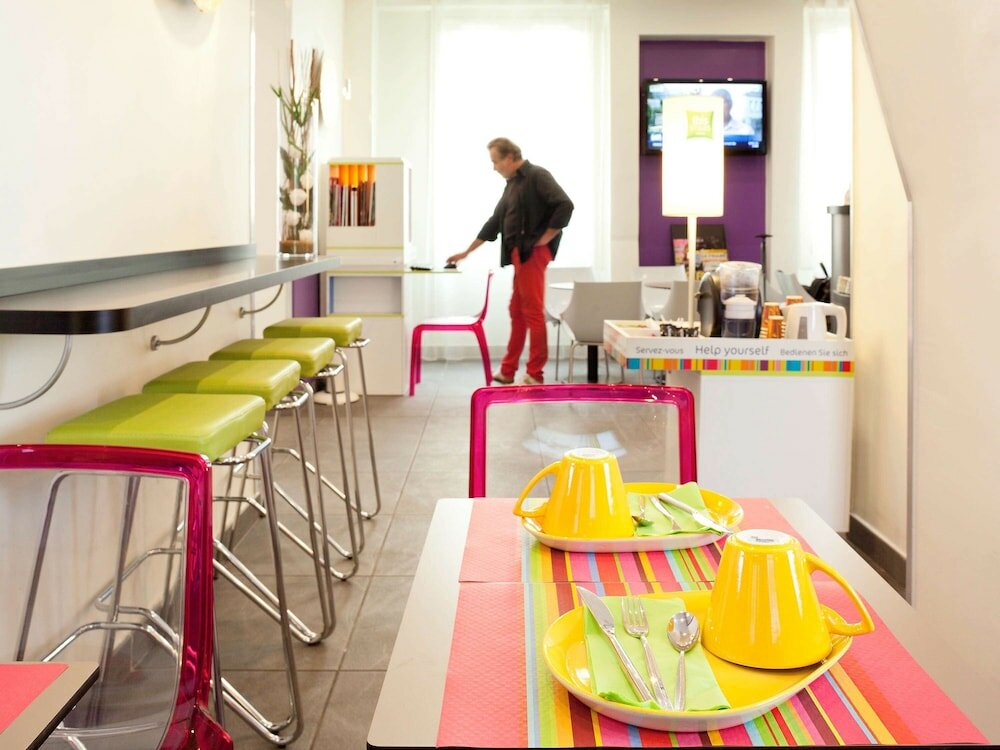 Фото Accueil Hôtel Paris Pigalle Montmartre