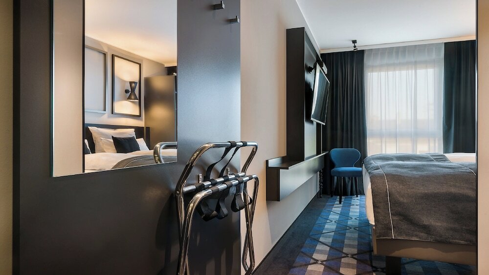 Фото The niu Square