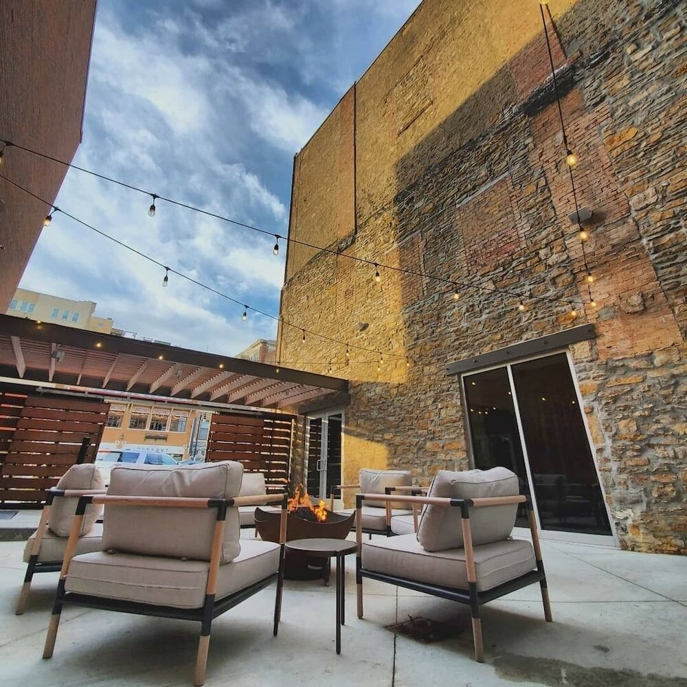 Фото Cyrus Hotel, Topeka, a Tribute Portfolio Hotel