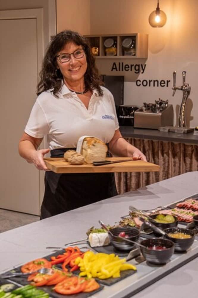 Фото Dream – Luxury Hostel