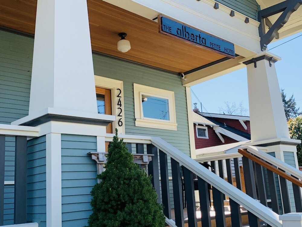 Фото The Alberta Petite Hotel