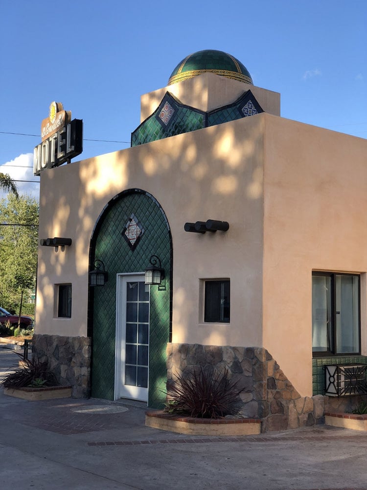 Фото отеля 2