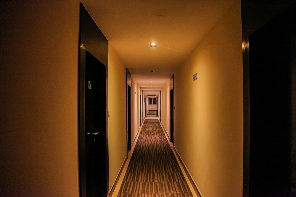 Фото J Hotel