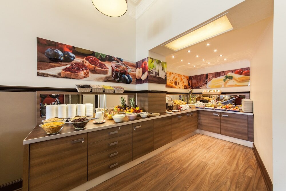 Фото Novum Hotel Norddeutscher Hof Hamburg