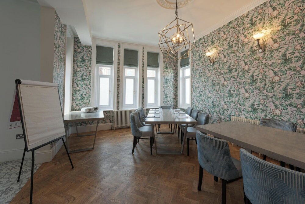 Фото Stattons Hotel & Restaurant