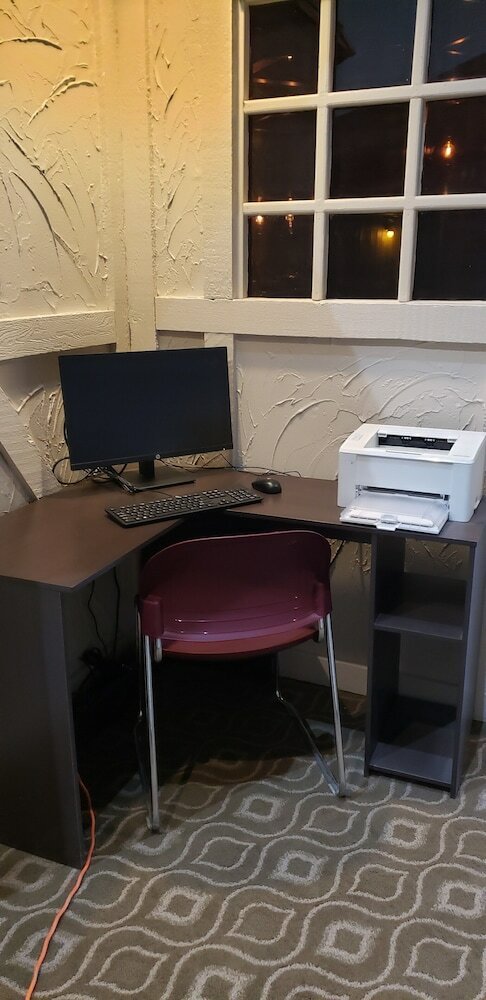 Фото Super 8 by Wyndham Spruce Grove