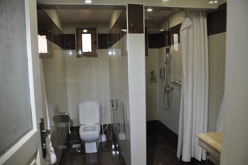 Фото Elite Suites Hotel