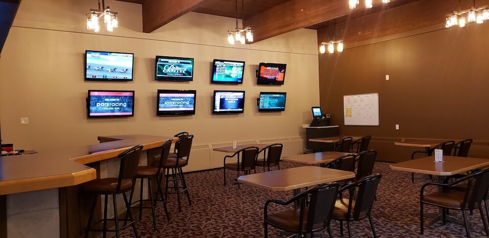 Фото Super 8 by Wyndham Spruce Grove