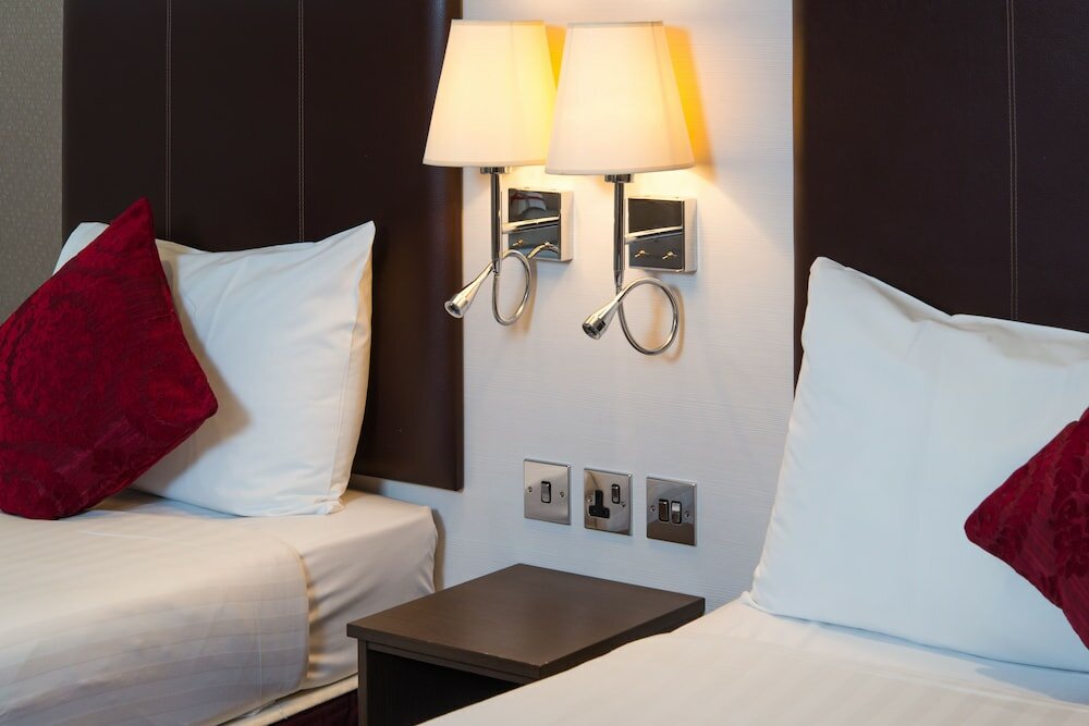 Фото Best Western Buckingham Palace Rd