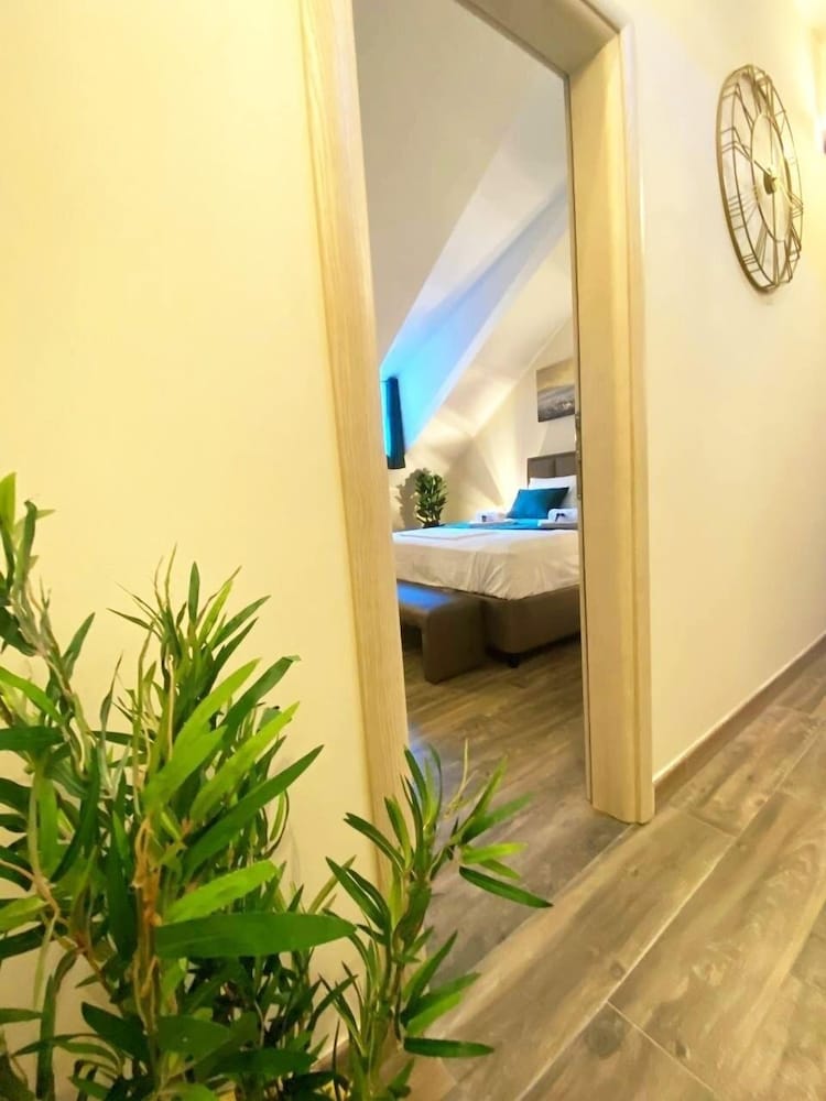 Фото D & Sons Apartments