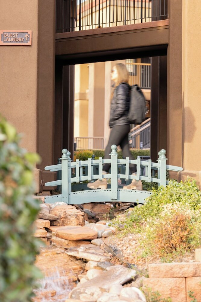 Фото Sedona Real Inn & Suites