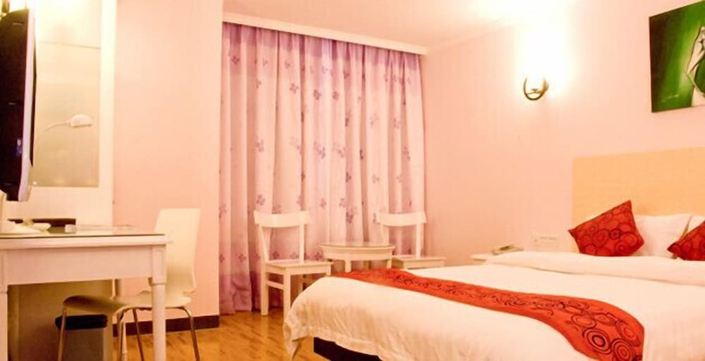 Фото Ln White House Hotel